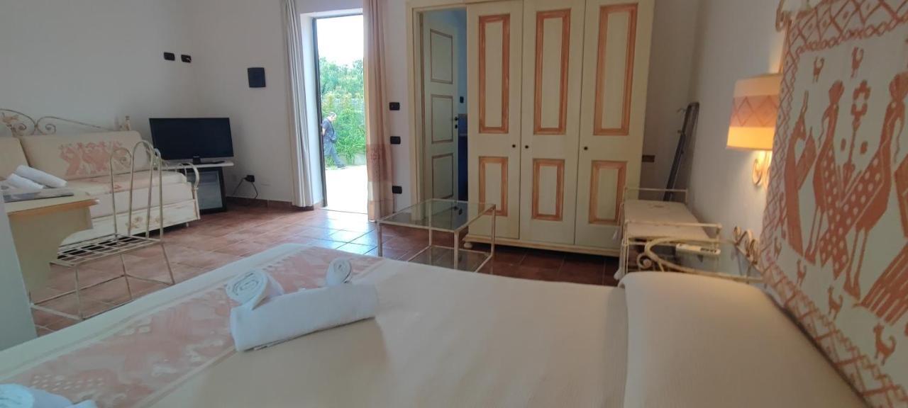 Hotel Altura Villasimius Zewnętrze zdjęcie